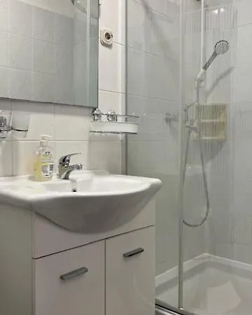 瑟匹克公寓酒店 *